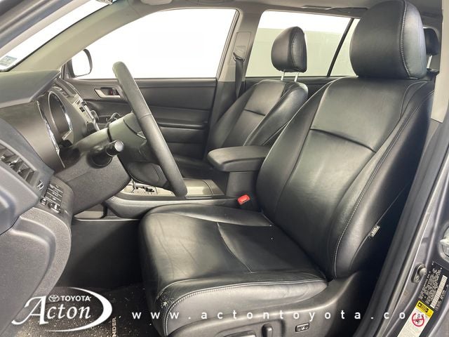 2013 Toyota Highlander SE