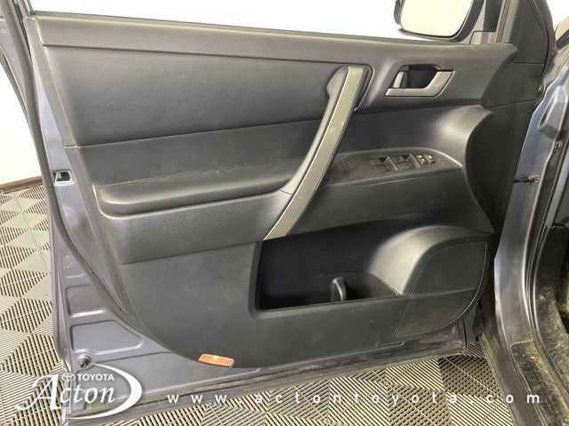 2013 Toyota Highlander SE