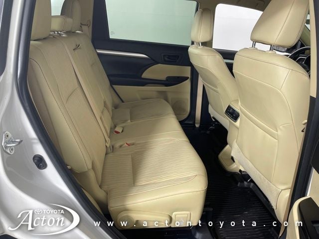 2016 Toyota HIGHLANDER LE Plus V6