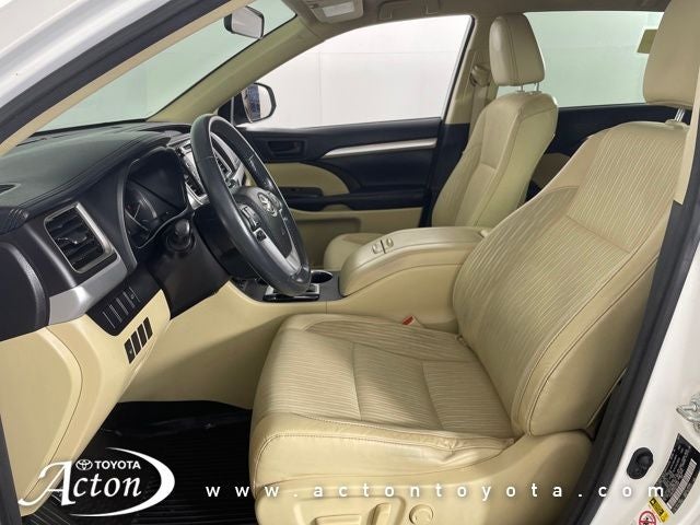 2016 Toyota HIGHLANDER LE Plus V6