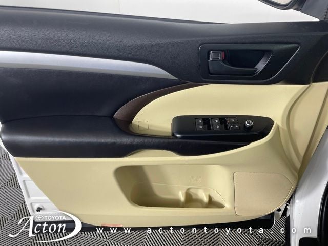 2016 Toyota HIGHLANDER LE Plus V6