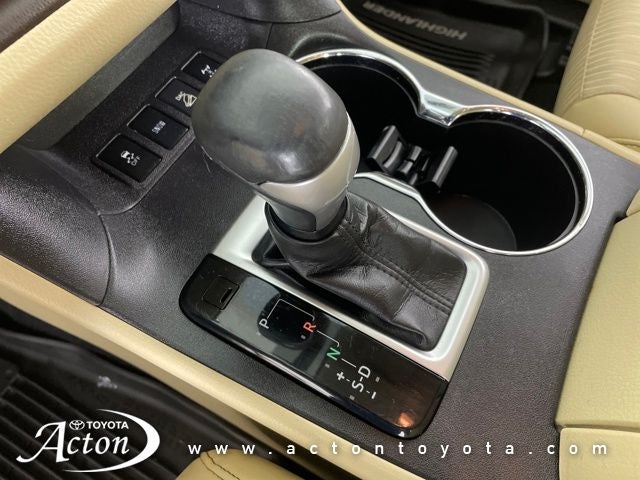 2016 Toyota HIGHLANDER LE Plus V6