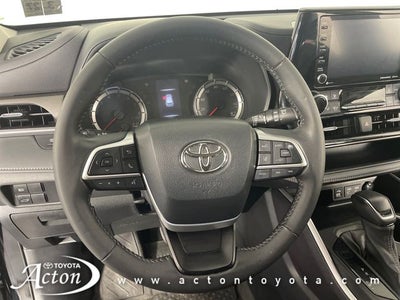 2022 Toyota HIGHLANDER LE