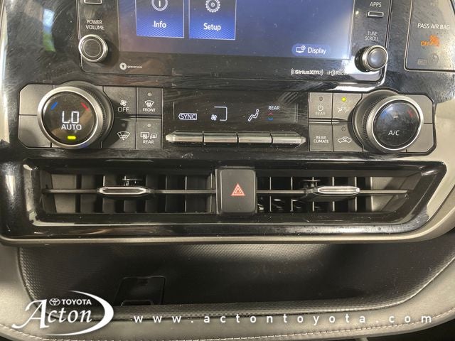 2022 Toyota HIGHLANDER LE