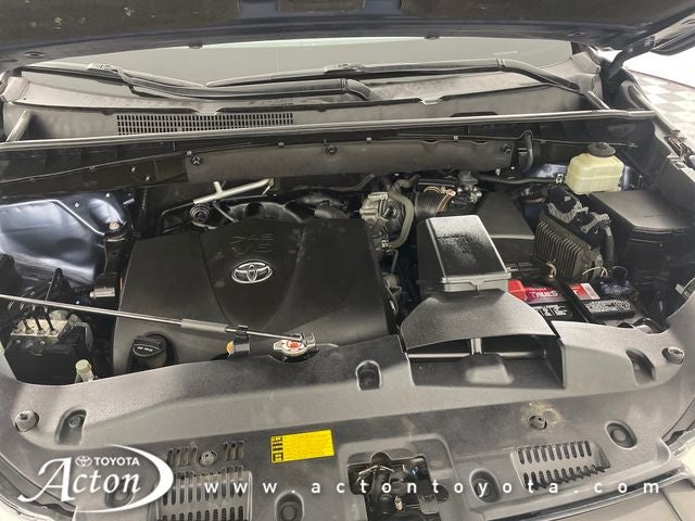 2018 Toyota HIGHLANDER LE