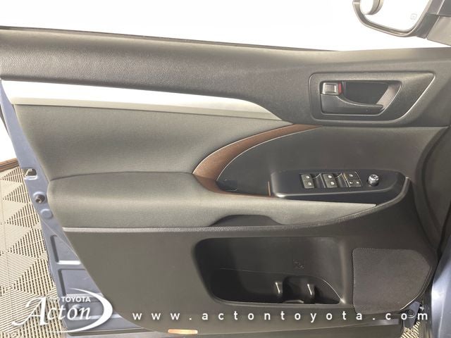 2018 Toyota HIGHLANDER LE