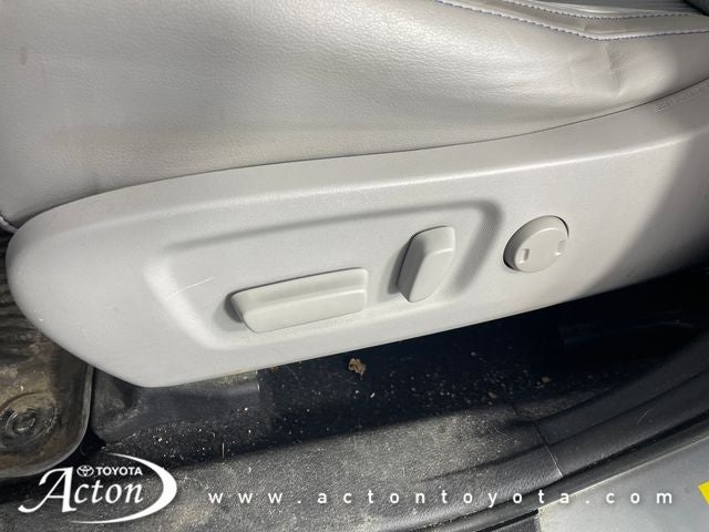 2019 Toyota HIGHLANDER LE Plus