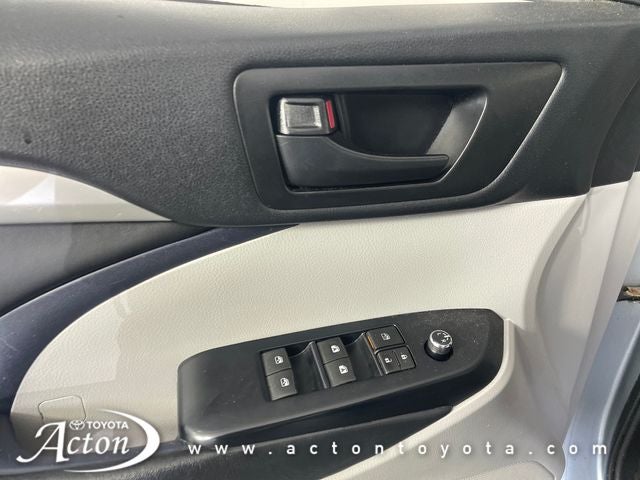 2019 Toyota HIGHLANDER LE Plus