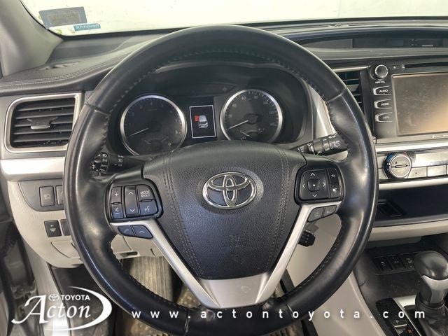 2019 Toyota HIGHLANDER LE Plus