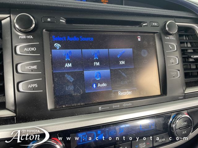 2019 Toyota HIGHLANDER LE Plus