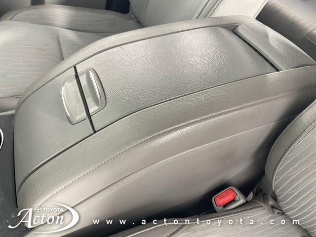 2019 Toyota HIGHLANDER LE Plus