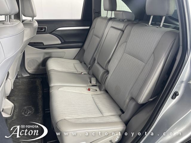 2019 Toyota HIGHLANDER LE Plus