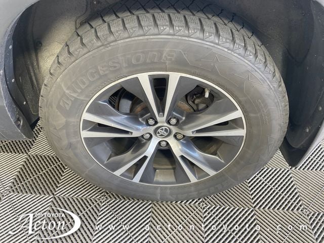 2019 Toyota HIGHLANDER LE Plus