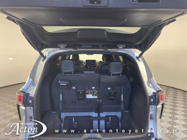 2025 Toyota Sienna XSE 7 Passenger