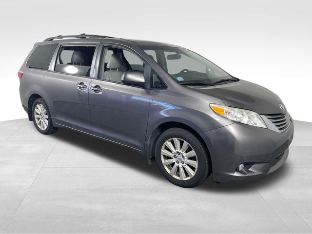 2017 Toyota SIENNA XLE 3.5L XLE 7 Passenger