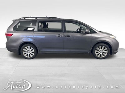 2017 Toyota SIENNA XLE 3.5L XLE 7 Passenger