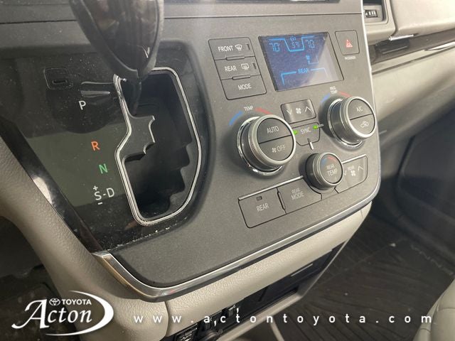 2017 Toyota SIENNA XLE 3.5L XLE 7 Passenger