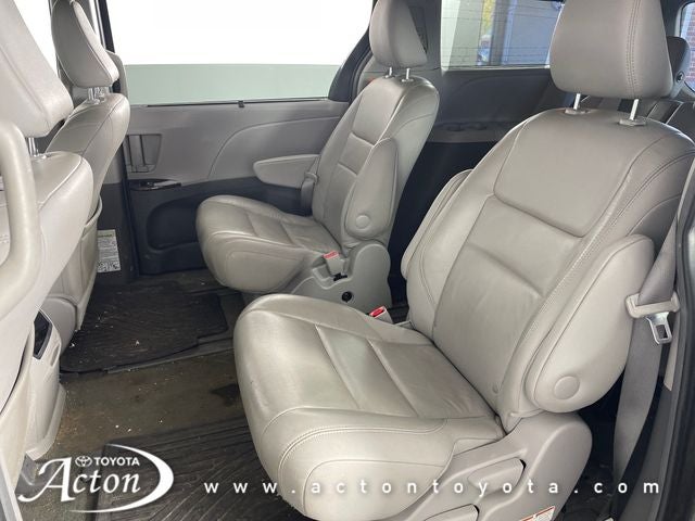 2017 Toyota SIENNA XLE 3.5L XLE 7 Passenger