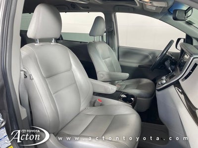 2017 Toyota SIENNA XLE 3.5L XLE 7 Passenger