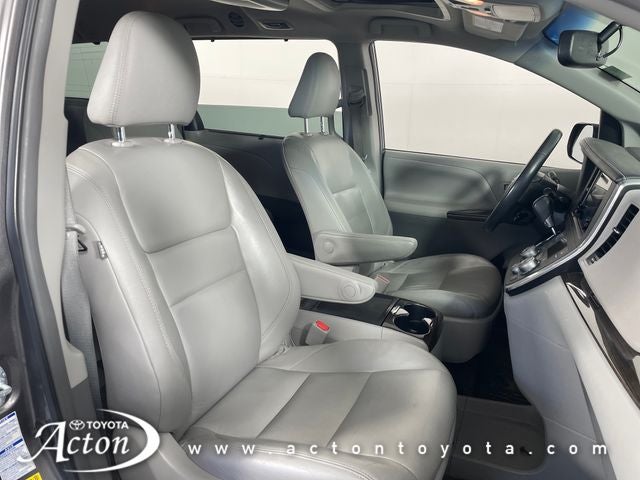 2017 Toyota SIENNA XLE 3.5L XLE 7 Passenger