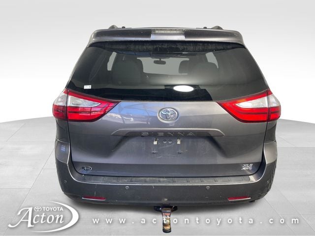 2017 Toyota SIENNA XLE 3.5L XLE 7 Passenger