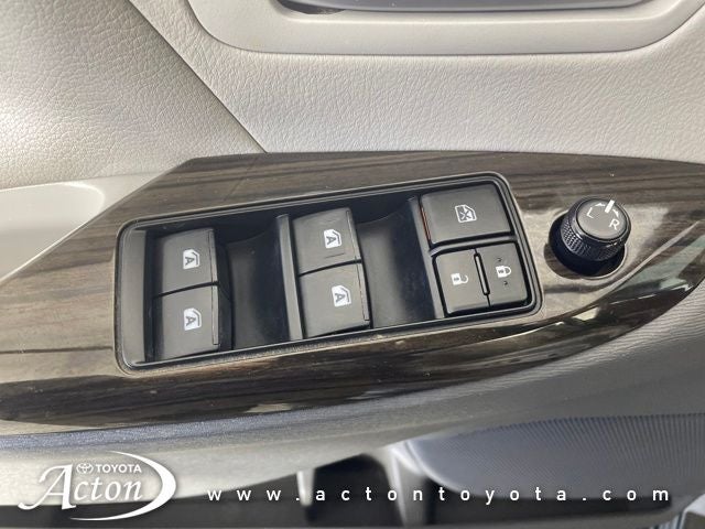 2017 Toyota SIENNA XLE 3.5L XLE 7 Passenger