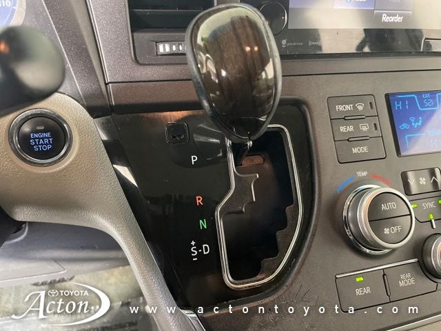 2017 Toyota SIENNA XLE 3.5L XLE 7 Passenger