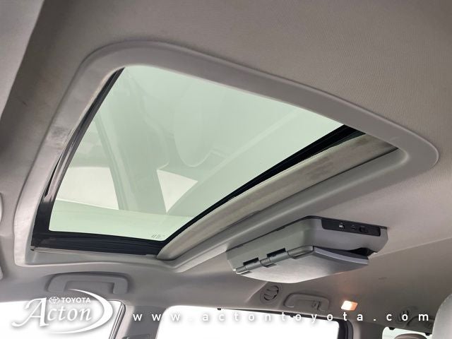 2017 Toyota SIENNA XLE 3.5L XLE 7 Passenger