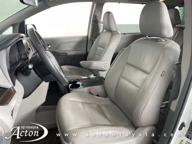 2017 Toyota Sienna XLE Premium 7 Passenger