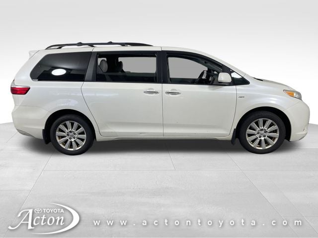 2017 Toyota Sienna XLE Premium 7 Passenger