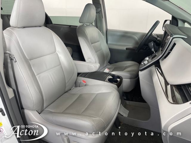 2017 Toyota Sienna XLE Premium 7 Passenger