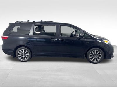 2018 Toyota Sienna XLE 7 Passenger