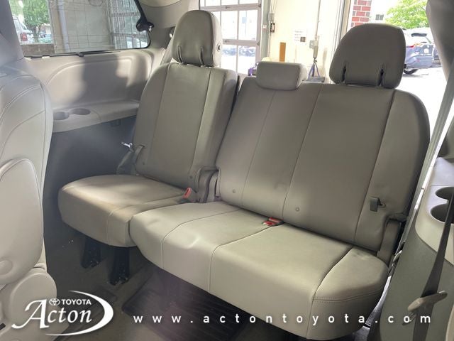 2018 Toyota Sienna XLE 7 Passenger
