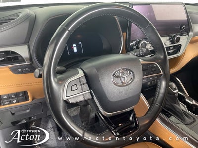2023 Toyota Highlander Hybrid Platinum