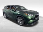 2023 Toyota Highlander Hybrid Platinum