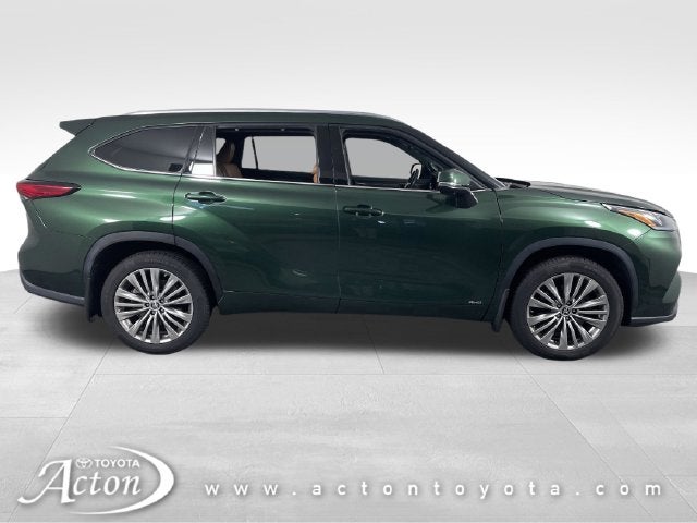 2023 Toyota Highlander Hybrid Platinum