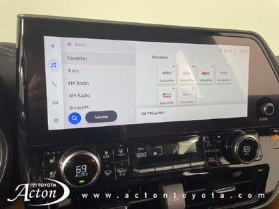 2023 Toyota Highlander Hybrid Platinum