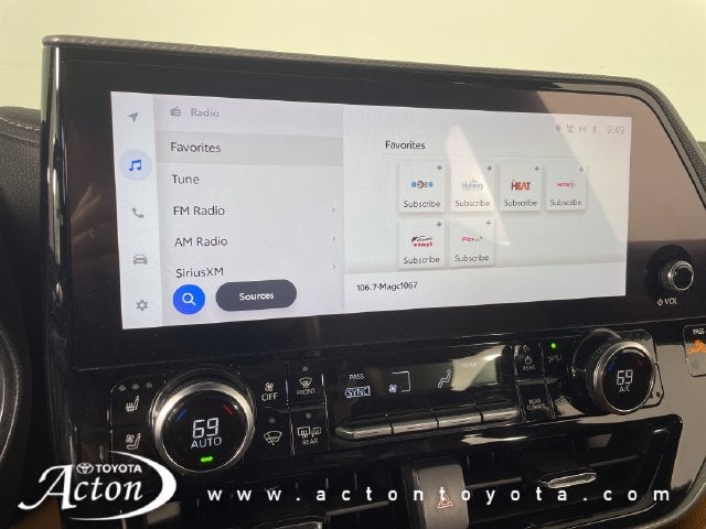 2023 Toyota Highlander Hybrid Platinum