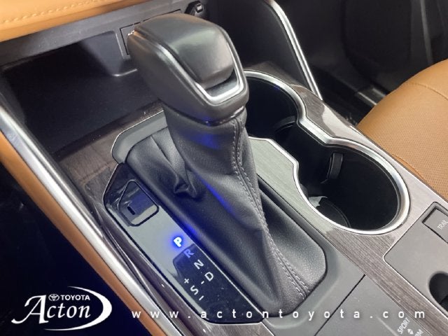 2023 Toyota Highlander Hybrid Platinum