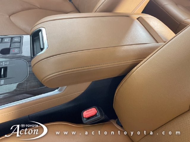 2023 Toyota Highlander Hybrid Platinum