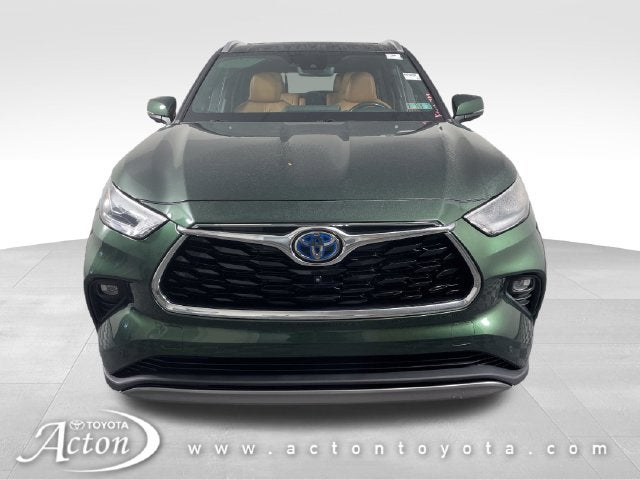2023 Toyota Highlander Hybrid Platinum