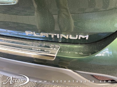 2023 Toyota Highlander Hybrid Platinum