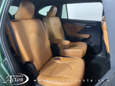 2023 Toyota Highlander Hybrid Platinum
