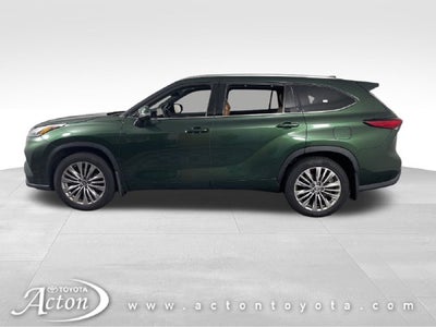 2023 Toyota Highlander Hybrid Platinum