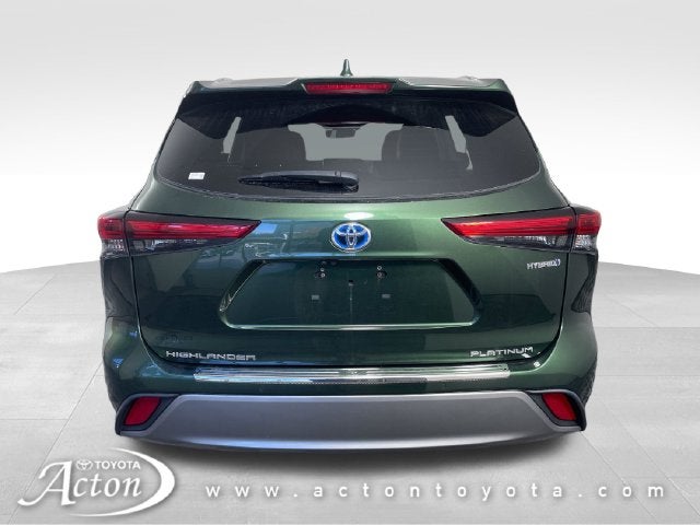 2023 Toyota Highlander Hybrid Platinum