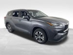 2020 Toyota Highlander Hybrid XLE