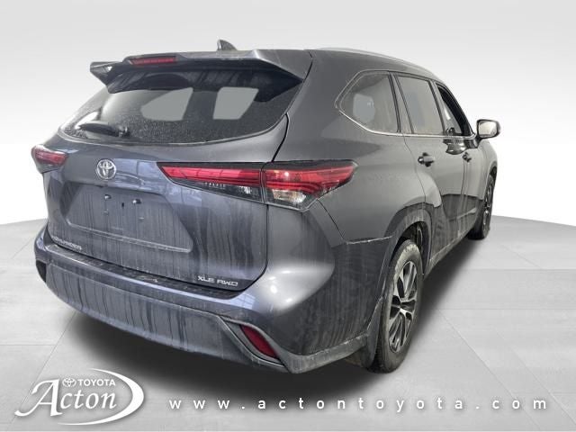 2022 Toyota HIGHLANDER XLE
