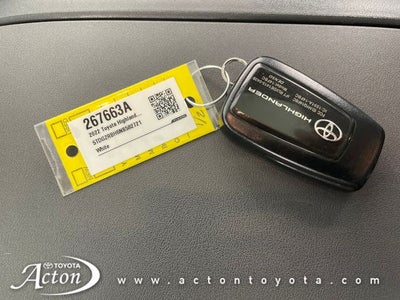 2022 Toyota HIGHLANDER XLE