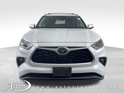 2022 Toyota HIGHLANDER XLE