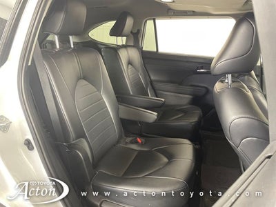 2022 Toyota HIGHLANDER XLE